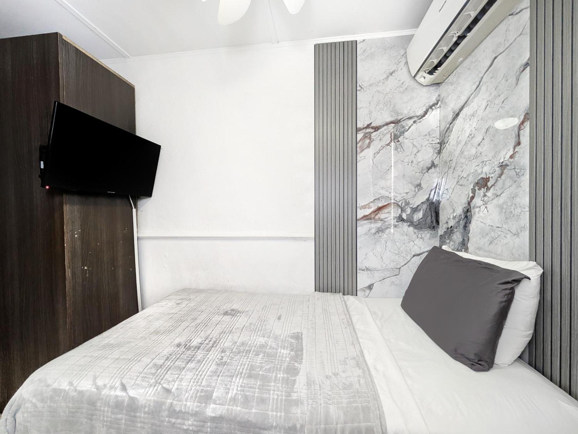 Small Single Room